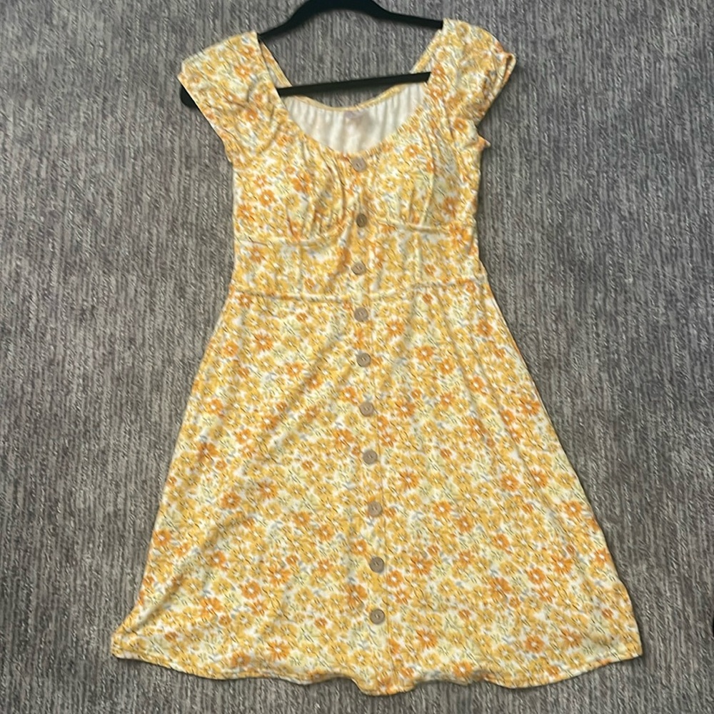 Yellow floral print sundress!